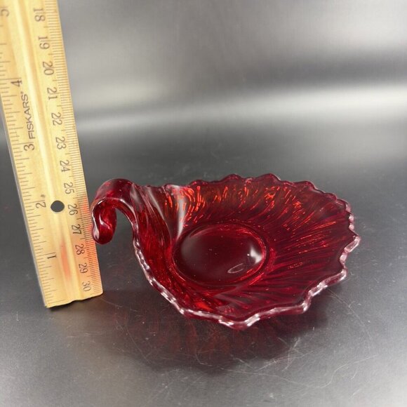 Vintage Viking Ruby Red Glass Leaf Shaped Dish Trinket Dish Small Plate VTG - Picture 4 of 16